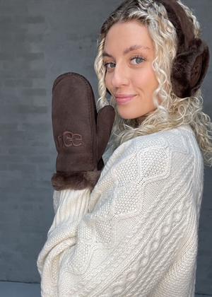 W Shearling UGG Embroider mitten Burnt Cedar UGG 